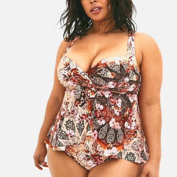 torrid Other - Torrid nwt swimsuit top sz 3